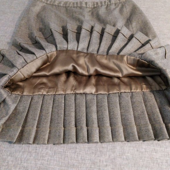 - Cida's - oscar de la renta skirts . New No Tag. - Picture 3 of 8